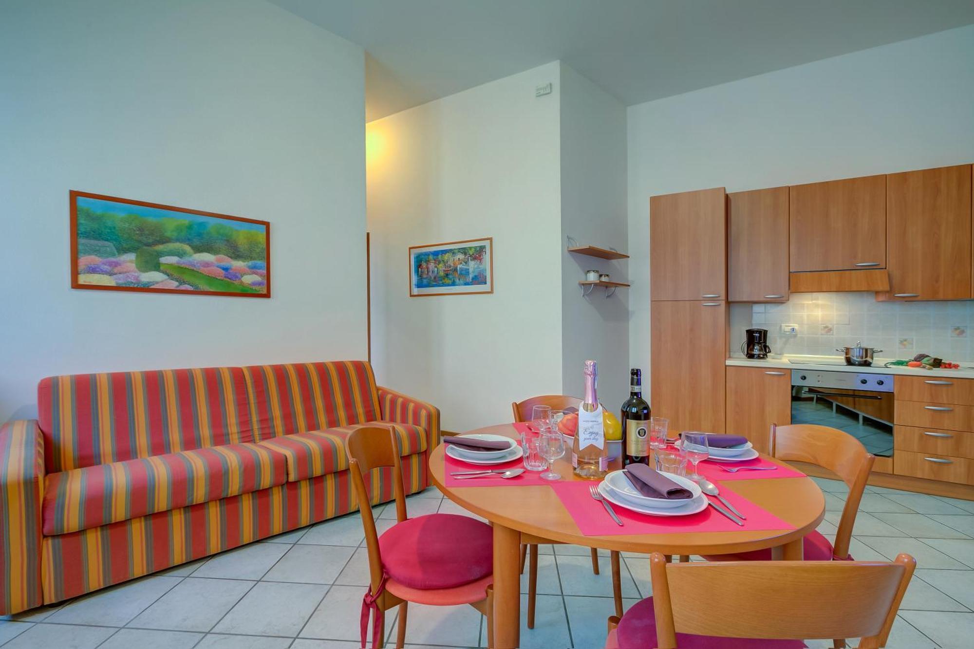 Casa Alpino Aparthotel ริวาเดลการ์ดา ภายนอก รูปภาพ